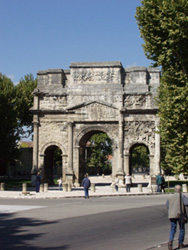 Triumphtor in Orange